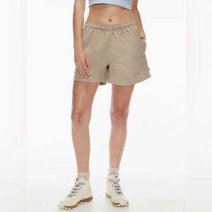 Aritzia TNA Abel 5 inch short Fluent Taupe size XL